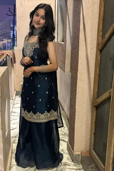 Call Girls In Nirman Vihar 9711800081 Escorts Service Delhi NCR — image 3