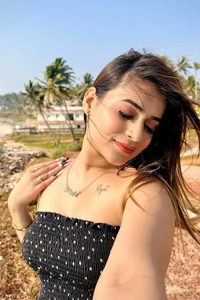 9319099832 Call Girls in  Karol Bagh | Sexy Housewife escorts girls escort